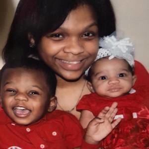 Meet your Posher, Monique